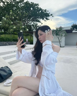 블랙이 그냥 야하지